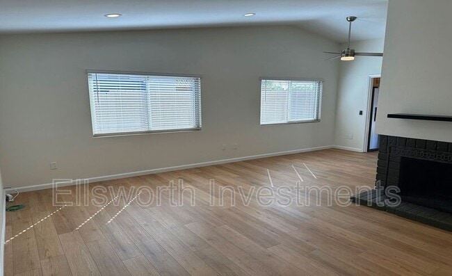 Building Photo - 9914 Bourbon Ct