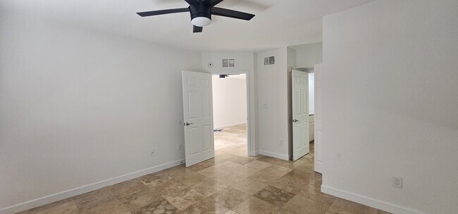 Building Photo - 13215 Villa Vista Dr