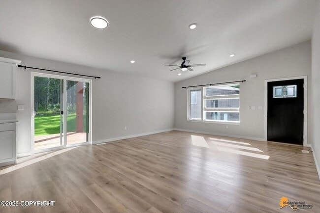 Building Photo - 4251 Ose St