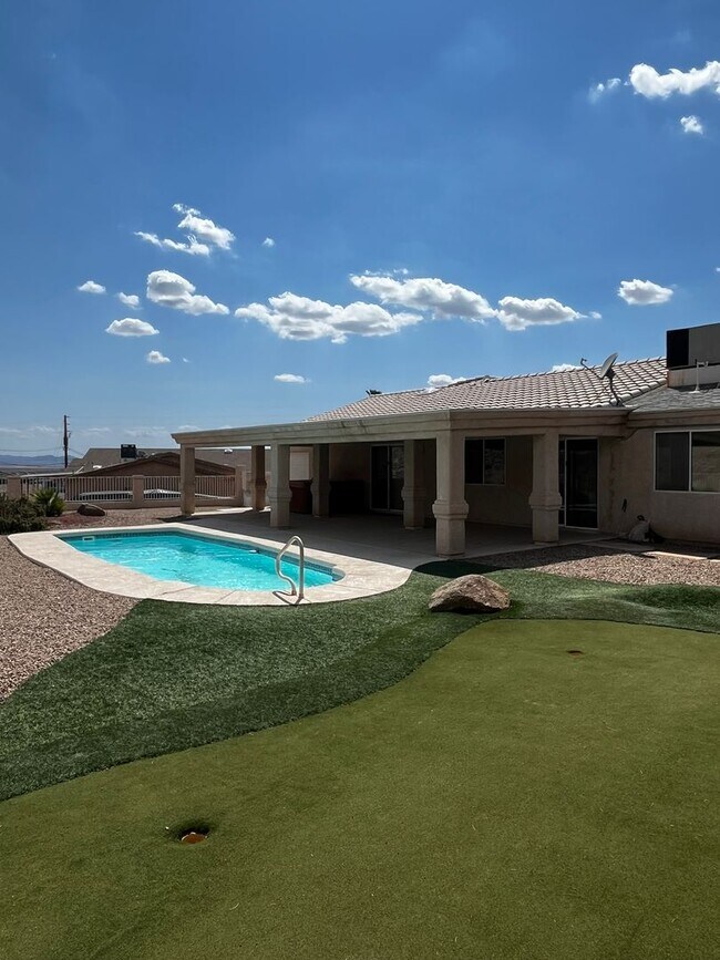 Building Photo - Pool Home with 4 Car Boat Deep Garage