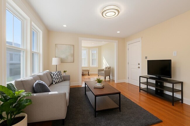 Building Photo - 1402 8th St