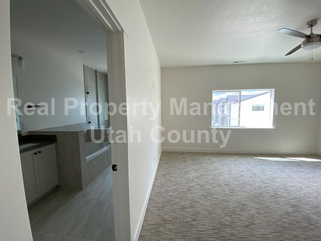 Building Photo - Half Off First Months Rent! New Lower Rent!