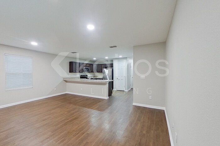 Building Photo - 1335 Mull St