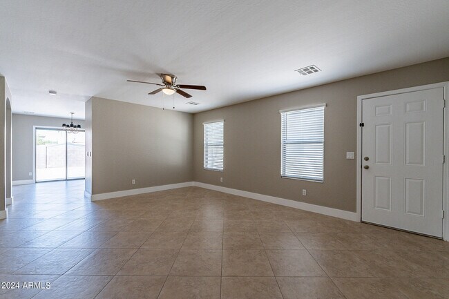 Building Photo - 6824 E Haven Ave