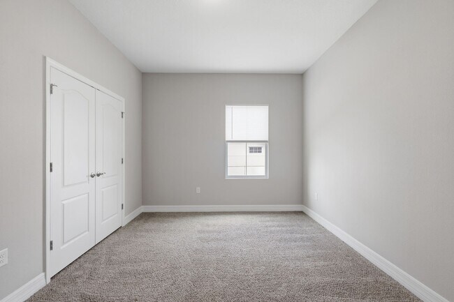 Building Photo - 5574 SW 128th Pl