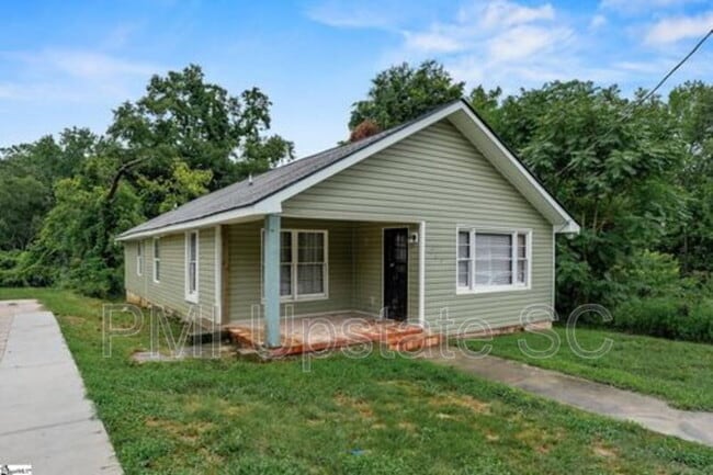 Primary Photo - 249 E Hampton Ave