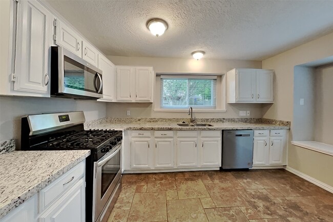 Building Photo - 21411 Golden Dove Dr