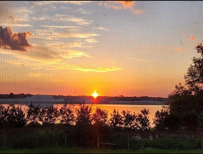 Primary Photo - 2740 Alder Ave