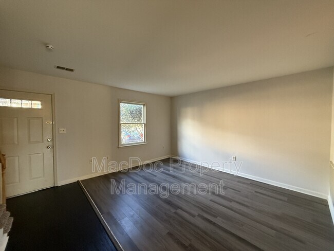 Building Photo - 169 Farrell Ln