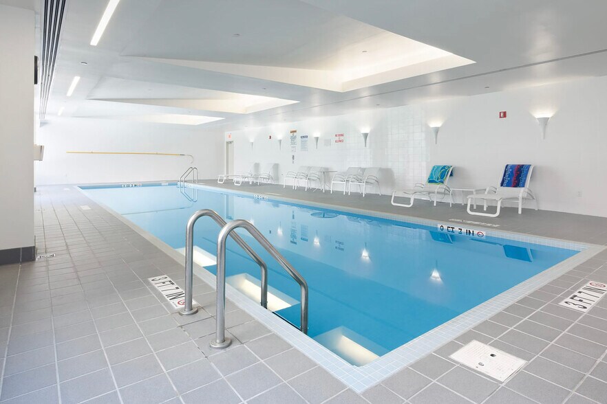 Building Photo - 303 Third Street-SI FL2-ID642