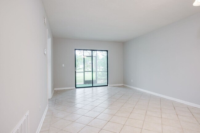 Building Photo - 503 Windsong Cir