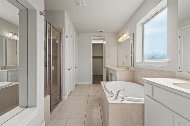 Building Photo - 2700 Mazaro Way