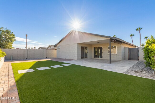 Building Photo - 4107 N 106th Ave