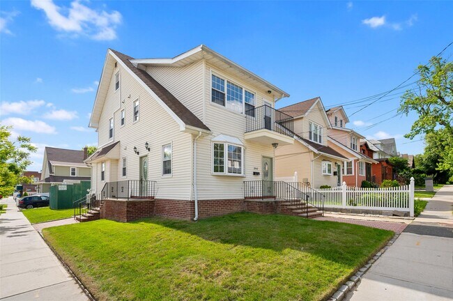 Building Photo - 38-42-42 216th St