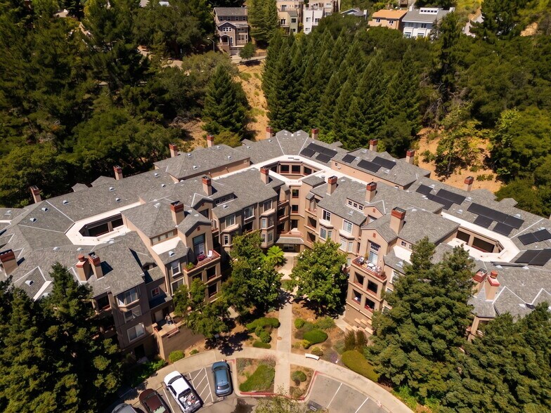Building Photo - 280 Caldecott Ln