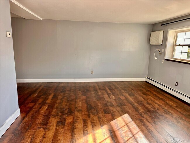 Building Photo - 5 Forge Gate Dr