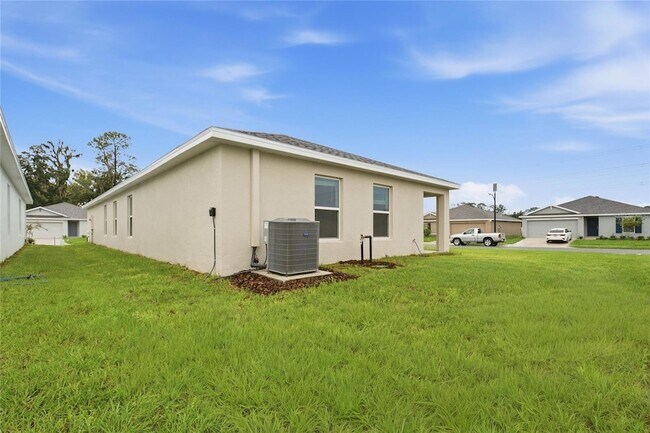 Building Photo - 3059 NE 20th Ter