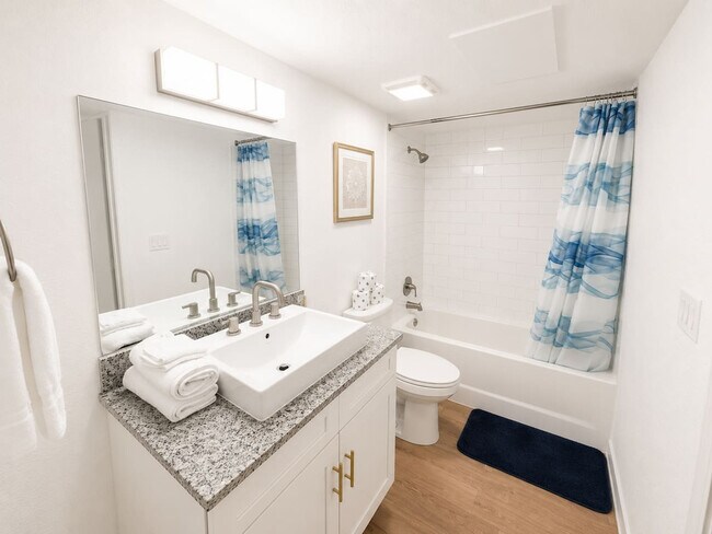Building Photo - 824 Camino La Costa