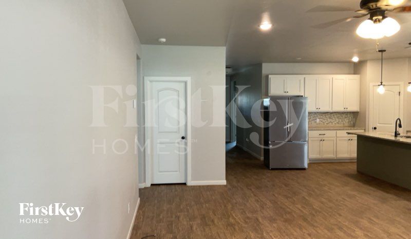 Building Photo - 16716 Doyle Dr