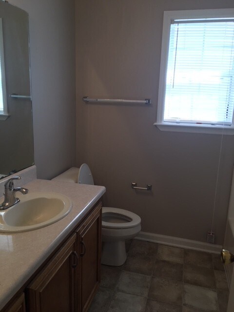 Building Photo - 3 Bedroom/2 Bath home in Valdosta