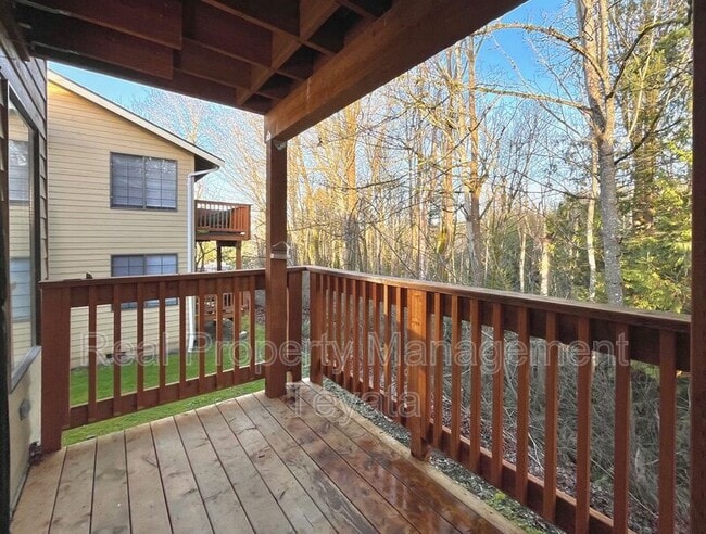 Building Photo - 1334 Puget St