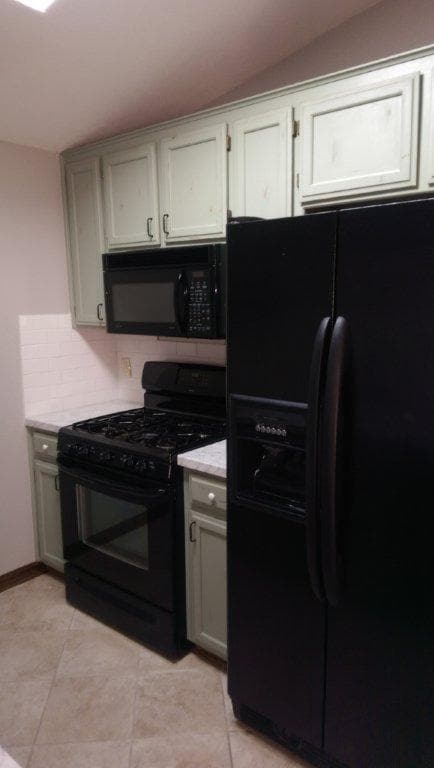 Building Photo - Unique 2 bed 2 bath 1 car with rare study ...