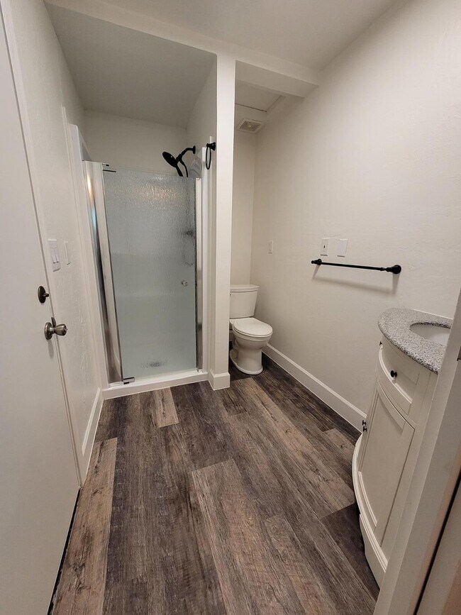 Building Photo - 350 Los Altos Dr