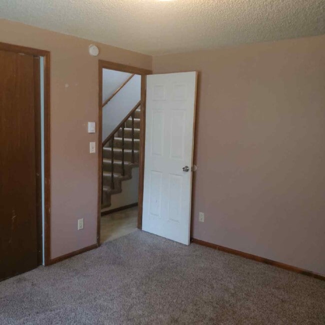 Building Photo - 1319 Glen Haven Dr