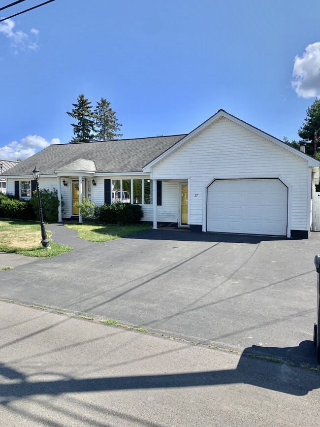 Primary Photo - 27 Sherman Ave