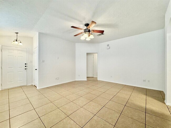 Building Photo - 1015 Aiken Dr