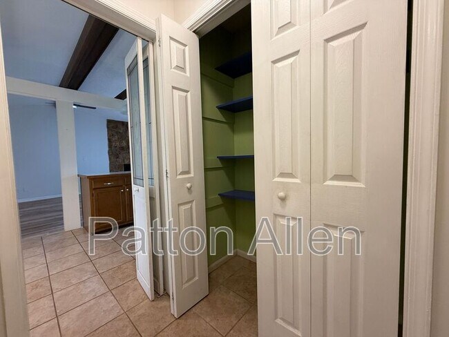 Building Photo - 105 Scottlynn Ct
