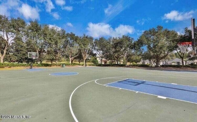Building Photo - 1761 Highland View Dr