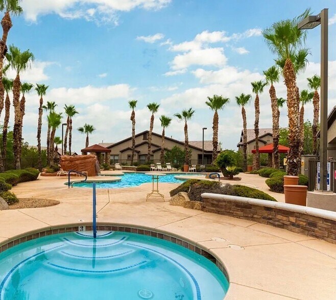 Building Photo - 8250 N Grand Canyon Dr