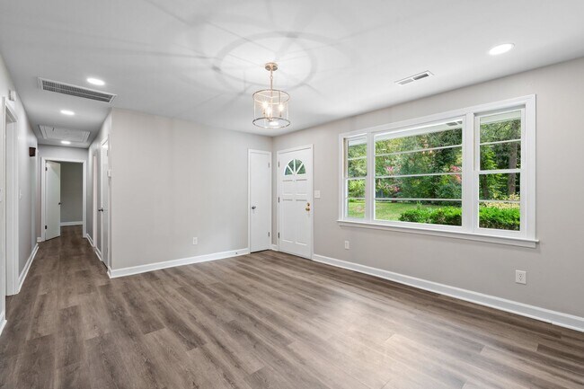 Building Photo - Charming, Newly Remodeled 3 BR, 1.5 BA Home with Fenced Yard on Large Private Lot