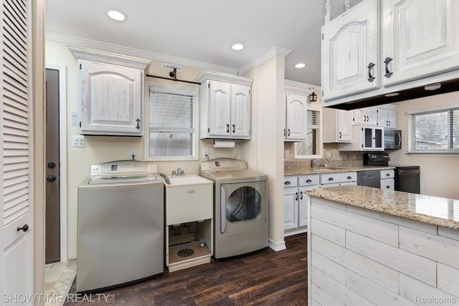 Building Photo - 31810 Briar Ln