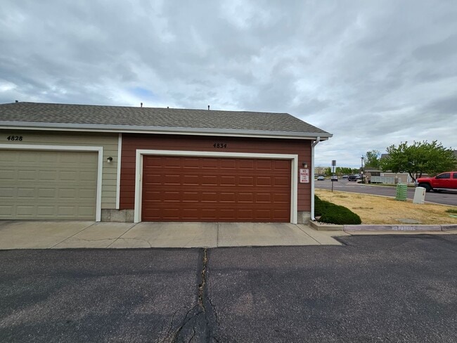 Building Photo - 3 Bed 3 bath house in 80916!