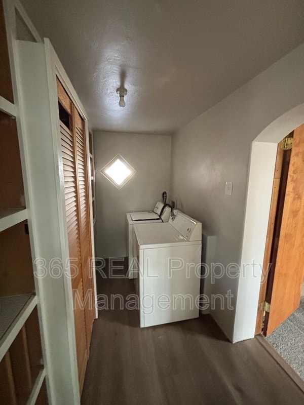 Building Photo - 1006 23rd St