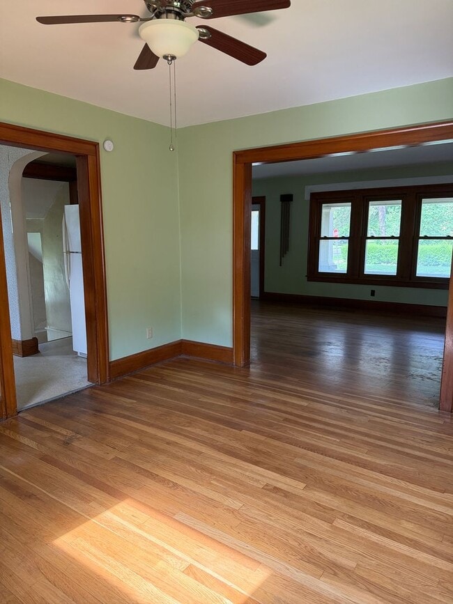 Building Photo - Pet-Friendly 3-Bedroom Elyria Home with $1,500 Total Monthly Price!