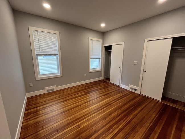 Building Photo - 31 Faywood Ave