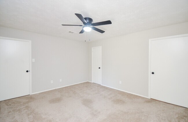 Building Photo - 123 Cypress Ln