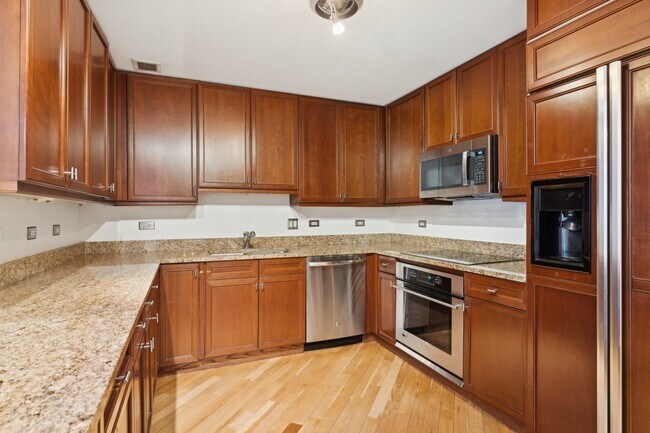 Building Photo - 130 N Garland Ct