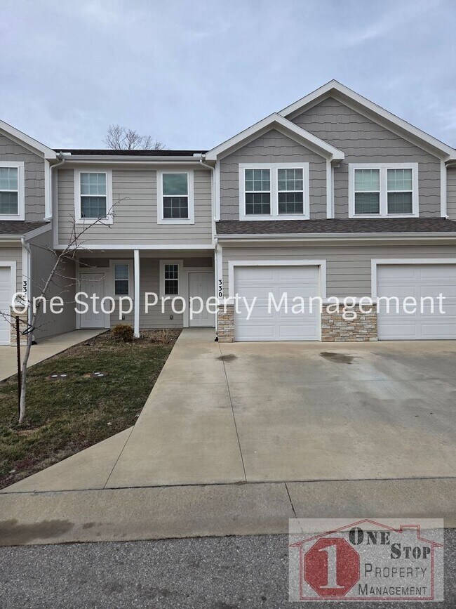 Building Photo - 3 Bedroom / 2.5 Bathroom Townhome in Louisburg, KS!