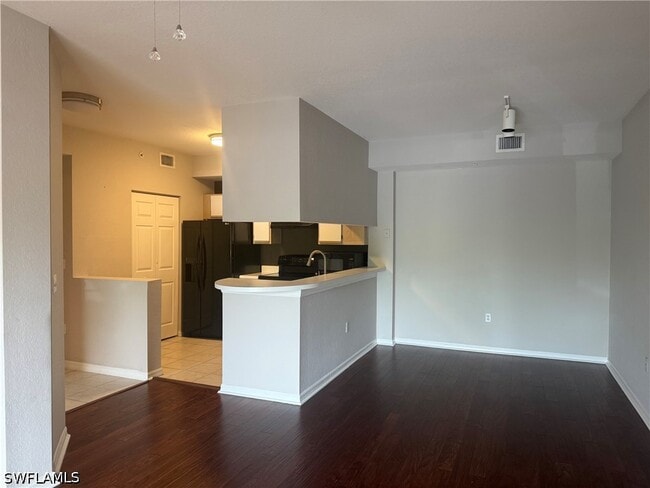 Building Photo - 6490 Aragon Way