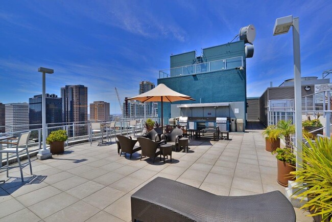Roof Deck - 1080 Park Blvd