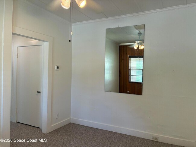 Building Photo - 803 Rockledge Dr
