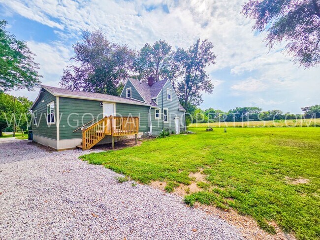 Building Photo - 32357 Homestead Cir