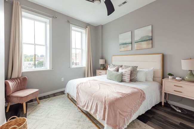 Building Photo - 117 Spring St