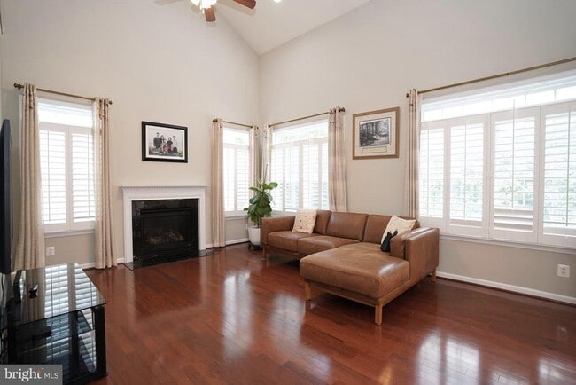 Building Photo - 20779 Crescent Pointe Pl