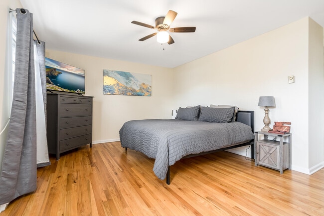 Building Photo - Youngs Drive