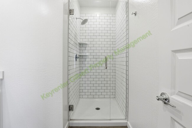 Building Photo - Modern Gilbert Lakeview Townhome in The Lakes at Annecy